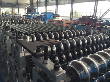 Corrugated Sheet Roll Forming Machine , Metal Roofing Forming Machine By Chain